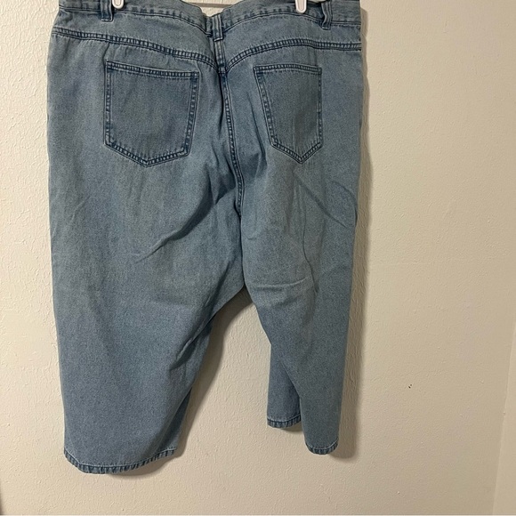Mainstreet Blues Women’s Plus Size 24W Light Wash Denim Capri Pants 100% Cotton - Picture 4 of 7